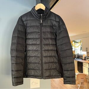 Guess men’s black puffer zip-up jacket size medium good condition